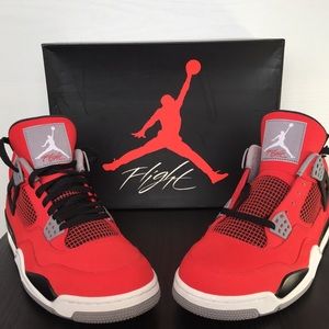 Air Jordan 4 Retro “Toro Bravo”